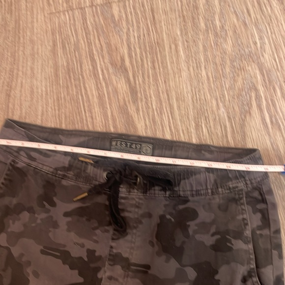 West 49 elastic waist joggers, black camouflage , size large - Picture 4 of 4